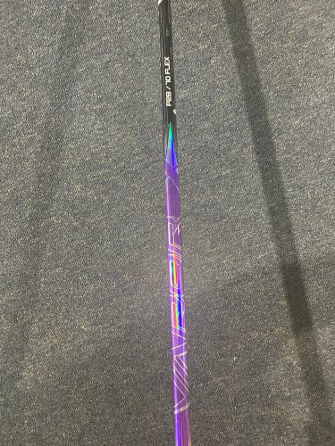 Senior Bauer Vapor FlyLite Right Handed Hockey Stick P28 70 Flex (Used)