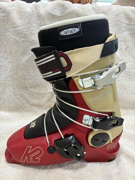 Mondo 24 & 24.5 Women's All Mountain Ski Boots Medium Flex (Used)
