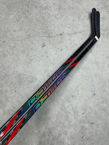 2 PACK 77 Flex P90T Senior Bauer Tracer Left Hand Hockey Stick Pro Stock NHL (New)