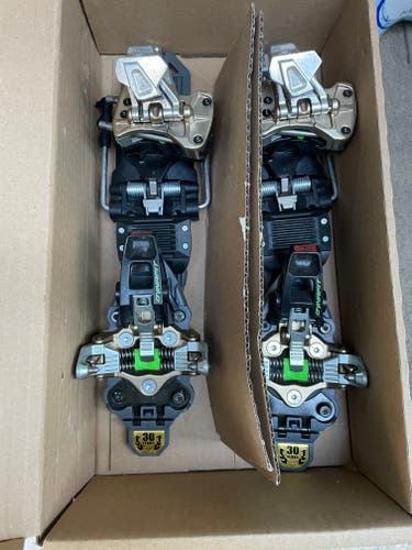 Dynafit Alpine Touring Ski Bindings 100 mm Brake Width (Used)