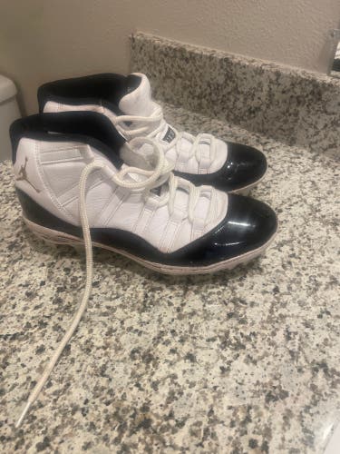 Men's Size M 9.5 (W 10.5) Air Jordan Mid Top Molded Cleats (Used)