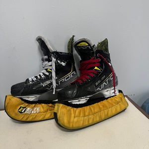 2021 Bauer Vapor 3X Hockey Skates Regular Width Size 2.5 (Used)