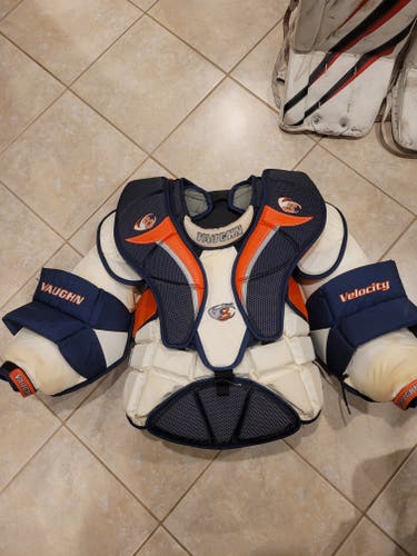 Large Vaughn V3 7500 Goalie Chest Protector (Used)