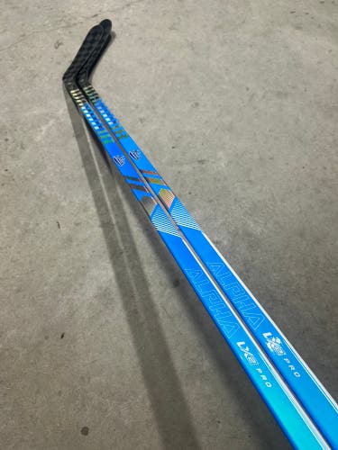 2 Pack 75 Flex P90TM Senior Warrior Alpha LX2 Pro Right Hockey Stick Pro Stock NCAA (New) Maine