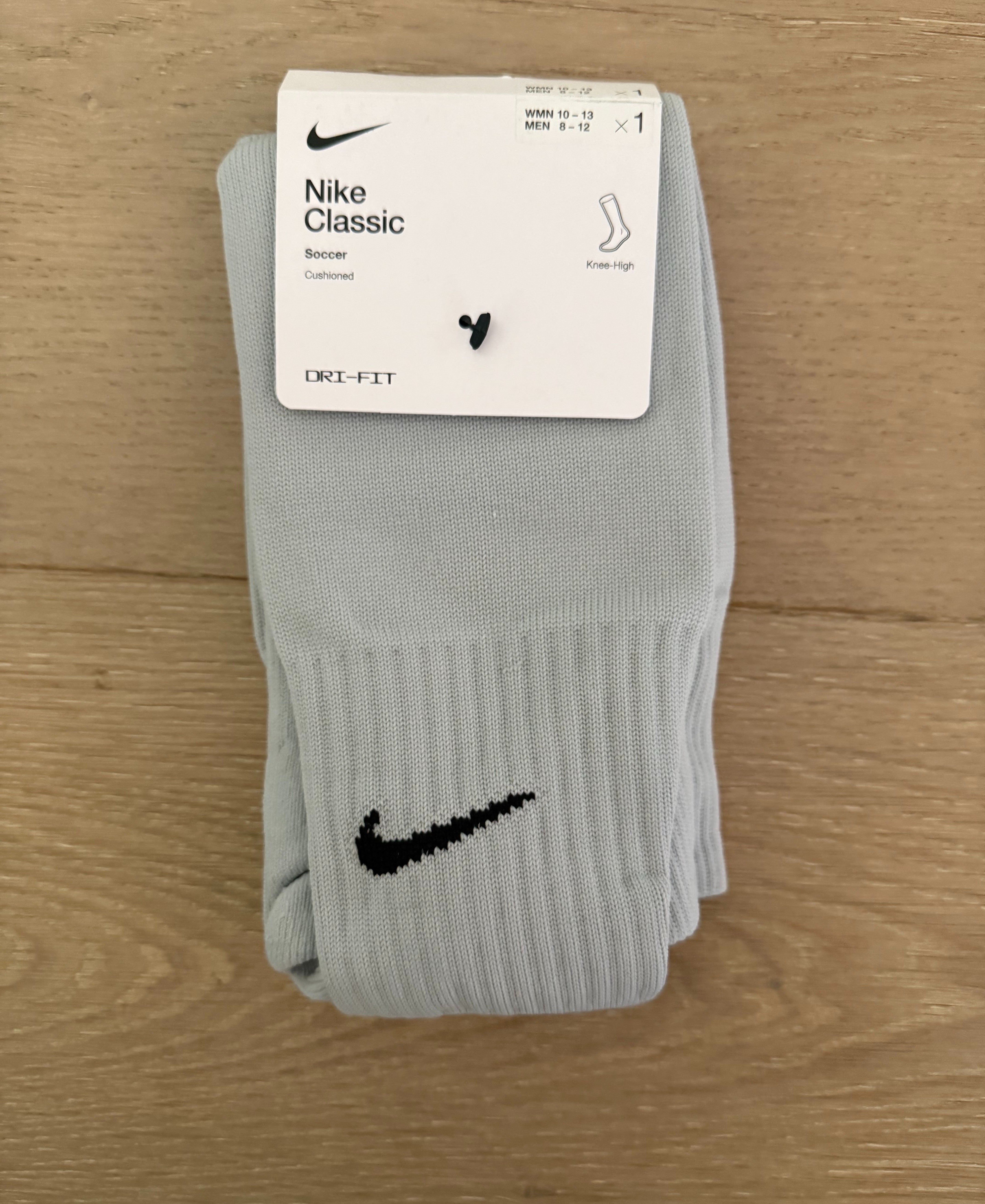 classic white nike socks