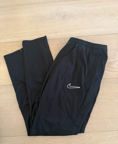 Black Large Women's Nike Pants (New)