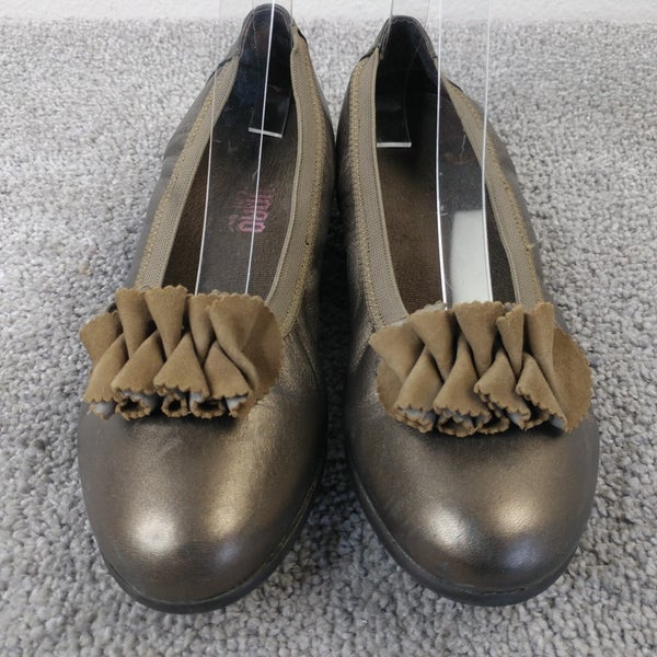 Munro American Merrie Ballet Flats Womens Size 7 Shoes Ruffle Metallic Slip On
