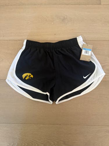 Hawkeye Black Medium Women's Nike Tempo Shorts (New)