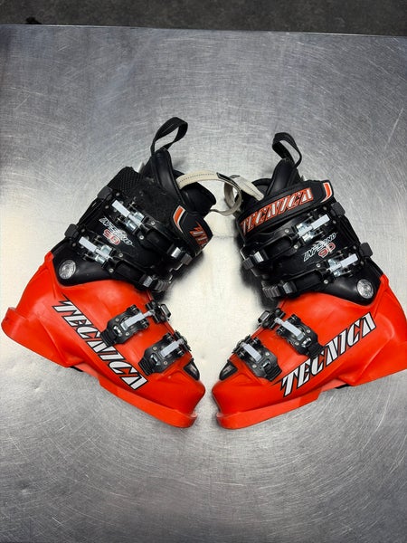 Mondo 21 & 21.5 Unisex Tecnica Ski Boots Soft Flex (Used)