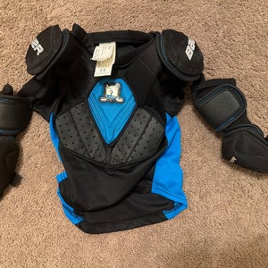 Medium Youth Bauer Shoulder Pads (Used)