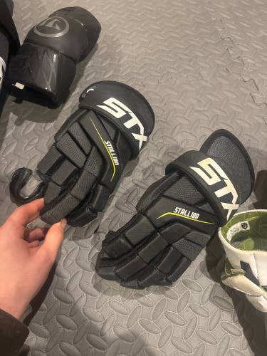 STX Stallion 200 Lacrosse Gloves Large (New)