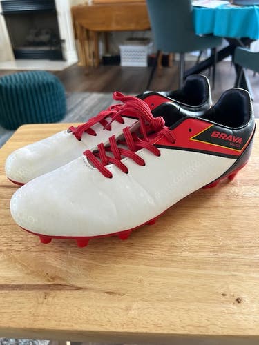 White Men's Size M 9.5 (W 10.5) Molded Cleats Cleats (Used)