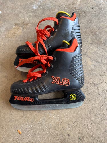 Tour Hockey Skates Size 3 (Used)