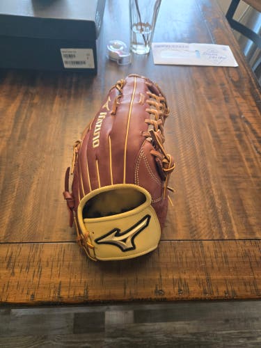 Mizuno RH Outfield Mvp prime elite Baseball Glove 12.75" (New)