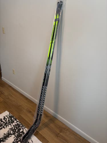 Senior Warrior Alpha LX2 Pro Right Handed Hockey Stick 90 Flex Pro Stock (New)