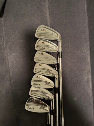 Men's Titleist ZB Forged Right Handed Iron Set Stiff Flex Steel Shaft (Used)