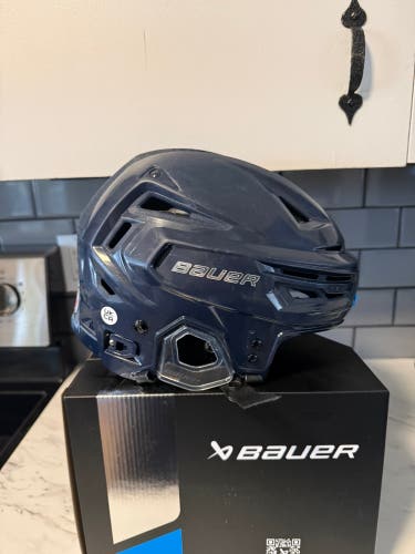 Medium Bauer Re-Akt 155 Helmet (Used)