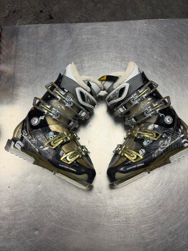 Mondo 23 & 23.5 Women's Salomon Energyzer Ski Boots Soft Flex (Used)