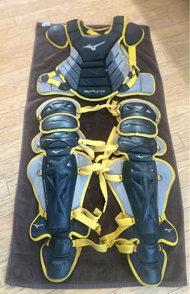 Adult Mizuno Samurai Catcher's Combo (Used)