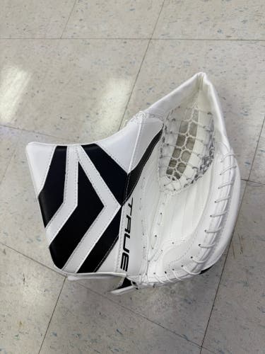 True Catalyst 9x5 Pro Catcher Glove Senior