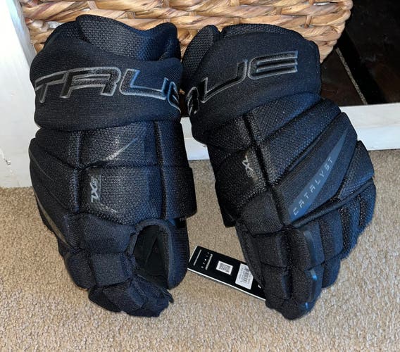 True Catalyst 7X Gloves 14" (New)