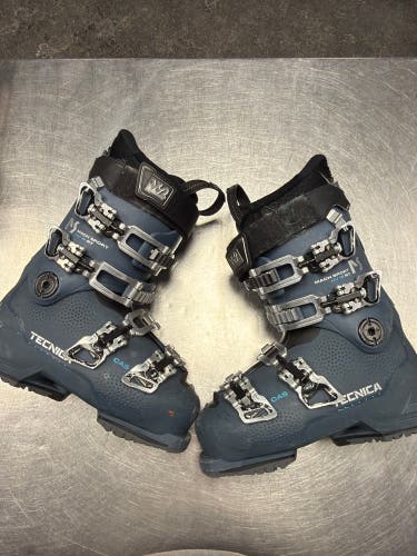 Mondo 23 & 23.5 Women's Tecnica Mach Sport Ski Boots (Used)