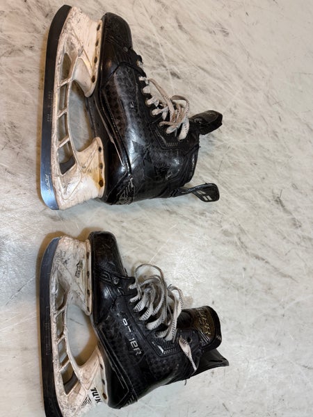 2022 Bauer Supreme Mach Hockey Skates Regular Width 8.5 (Used)