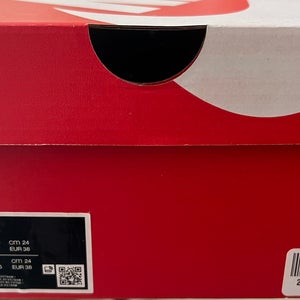 Women's Size M 6.0 (W 7.0) Nike Shoes (New)