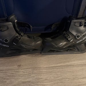 LIKE NEW BAUER KONEKT 2 GOALIE SKATES (used)