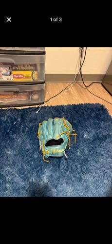 Wilson A2K RH Pitcher's Baseball Glove 12" (Used)
