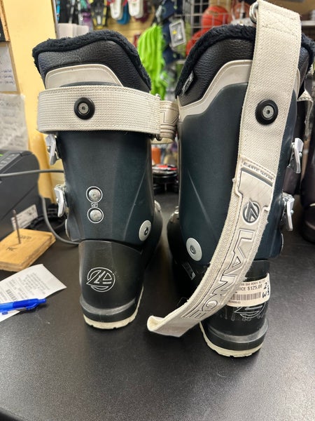 Mondo 22 & 22.5 Lange RX 100 Ski Boots Medium Flex (Used) in very good shape