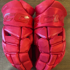 CCM JetSpeed FT8 Pro Gloves (New)