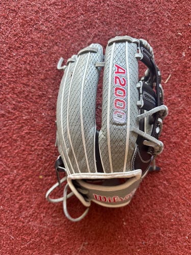 Wilson A2000 FP75 Softball Glove 11.75" (New)