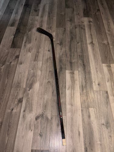 Intermediate Bauer Vapor 3X Pro Left Hand Hockey Stick P28 65 Flex (Used)