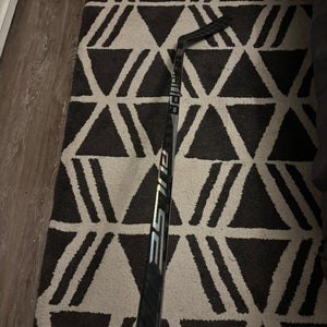 Senior Bauer Pulse Right Handed Hockey Stick P90TM 82 Flex Pro Stock (Used)