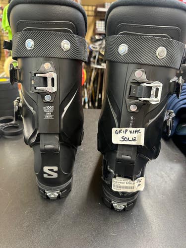 Mondo 26 & 26.5 Unisex Salomon S/Pro 90 Ski Boots (Used) Excellent condition Grip Walk boots