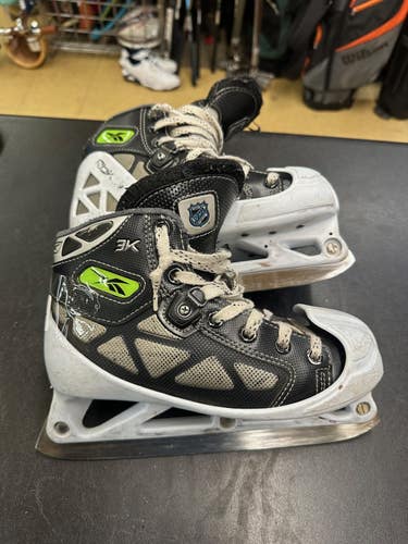 Reebok Hockey Goalie Skates Size 2 (Used) in good shape