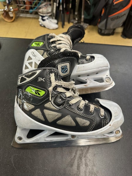 Reebok Hockey Goalie Skates Size 2 (Used) in good shape