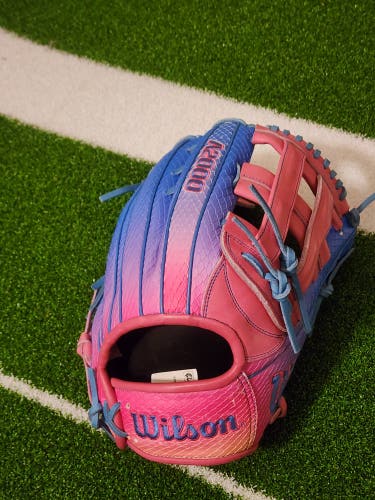 2025 Wilson RH Outfield A2000 Autism Baseball Glove 12.75" (New)