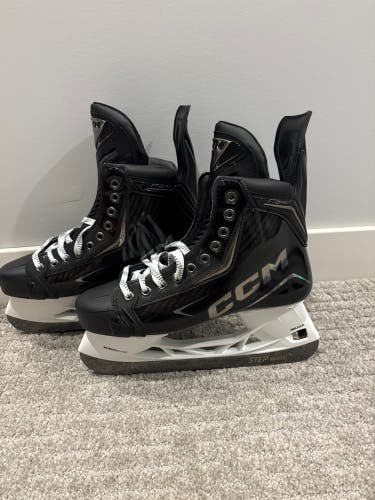2025 CCM JetSpeed FT8 Pro Hockey Skates Regular Width Pro Stock 8.5 (New)