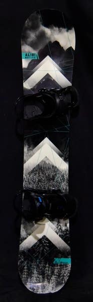 burton alibi snowboard ALIBI MOTIVE SNOWBOARD SIZE 163W CM WITH BURTON LARGE BINDINGS |  SidelineSwap