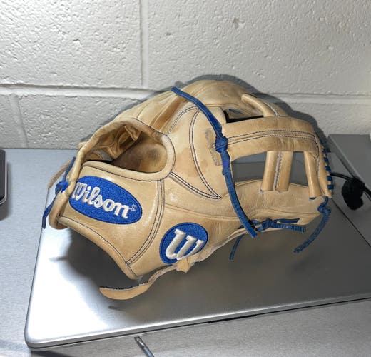 RARE OG Wilson A2000 EL3 RH Infield Baseball Glove 11.75" With MLB LOGO