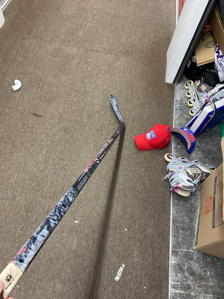 Intermediate Bauer Vapor APX2 Left Hand Hockey Stick 60 Flex