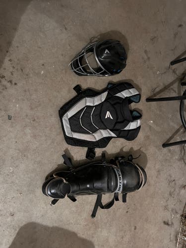 Black/White Easton Elite x Catcher's Set (Used)