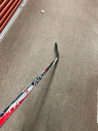 Intermediate Bauer Vapor X600 Left Hand Hockey Stick P88 60 Flex (Used)