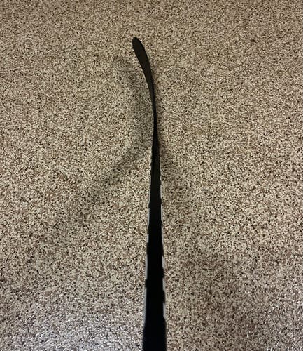 Sr. Warrior Alpha LX2 Team Right Handed Hockey Stick W28 65 Flex Pro Stock (Used)