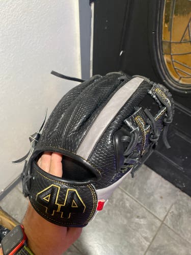 2025 44 Pro Signature Series RH Infield Baseball Glove 11.5" (New)