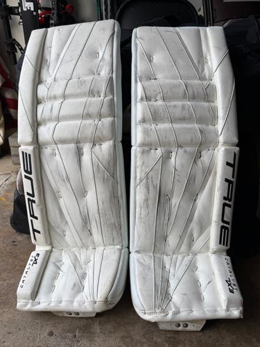 34+2 True Catalyst 7X3 Goalie Pads