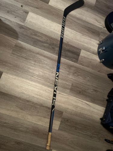 Senior Bauer Nexus 2000 Right Handed Hockey Stick P88 87 Flex (Used)