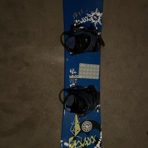 Mens Maxx snowboard 123cm (Used)
